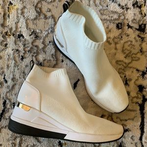 Michael Kors Skylar Stretch-Knit Sneaker